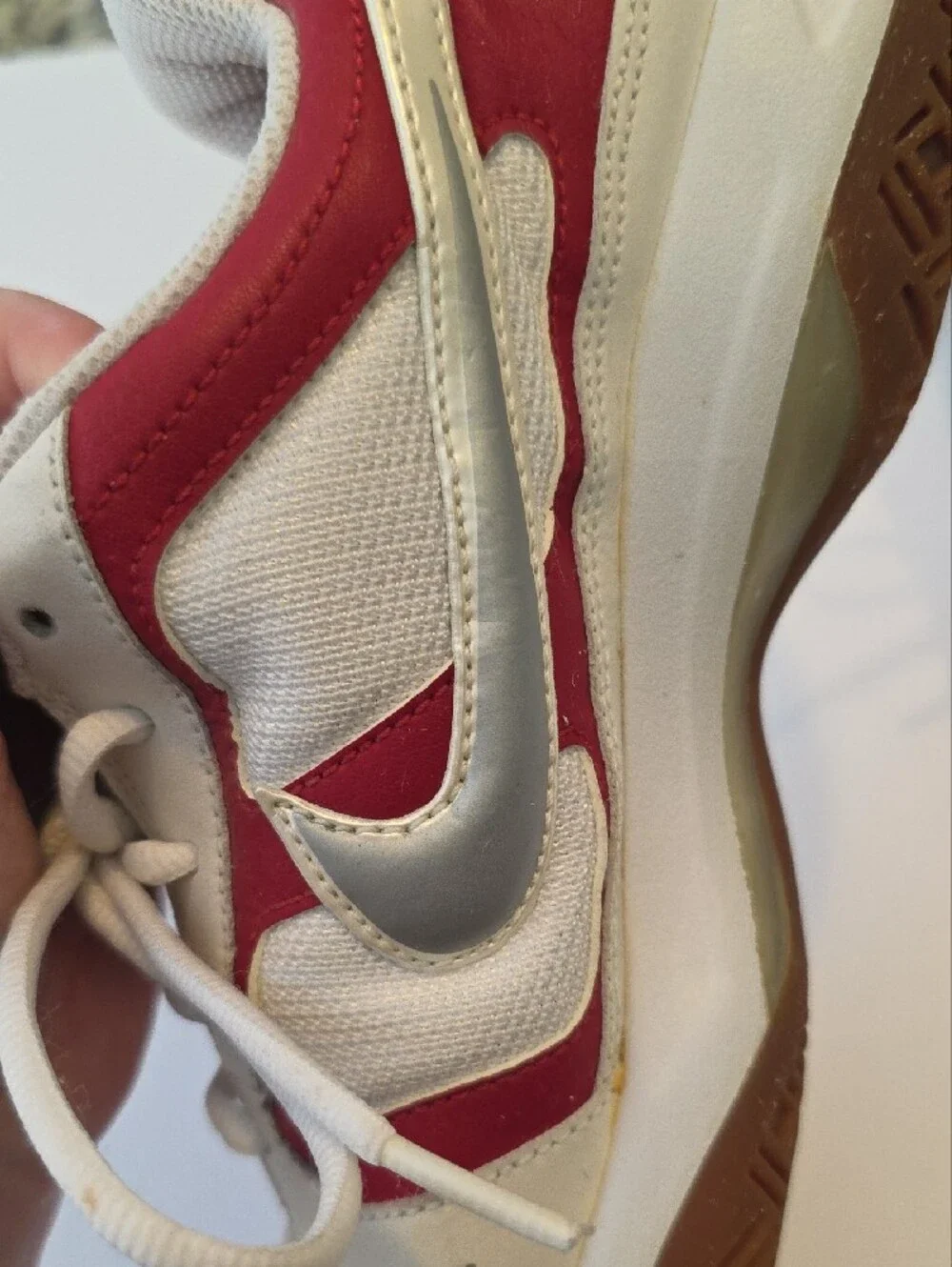 Nike Multi Court 7 Vintage White Red Indoor Sports Gym Sneakers Womens Size 8.5